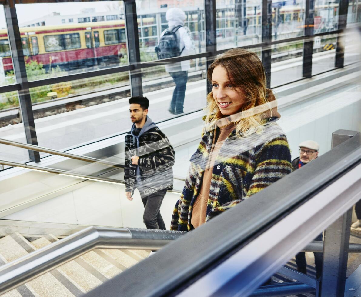 this is a woman and a man on the stairs